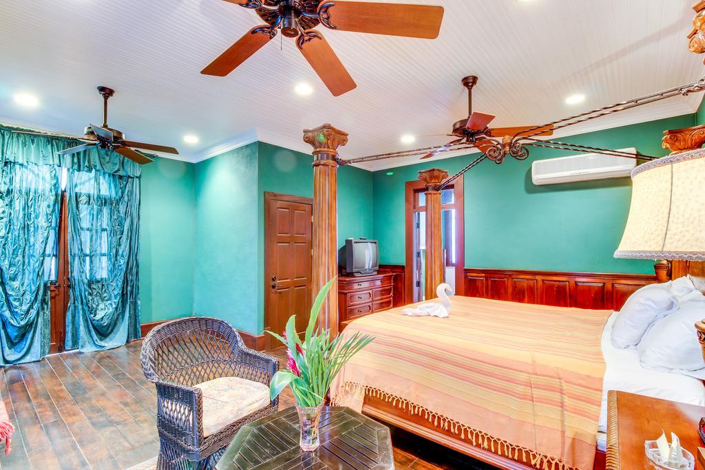 Colonial Suite @ Mahogany Hall Сан-Игнасио Экстерьер фото